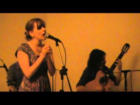 Dentrecasa – Amargo de caña (Ana Prada)